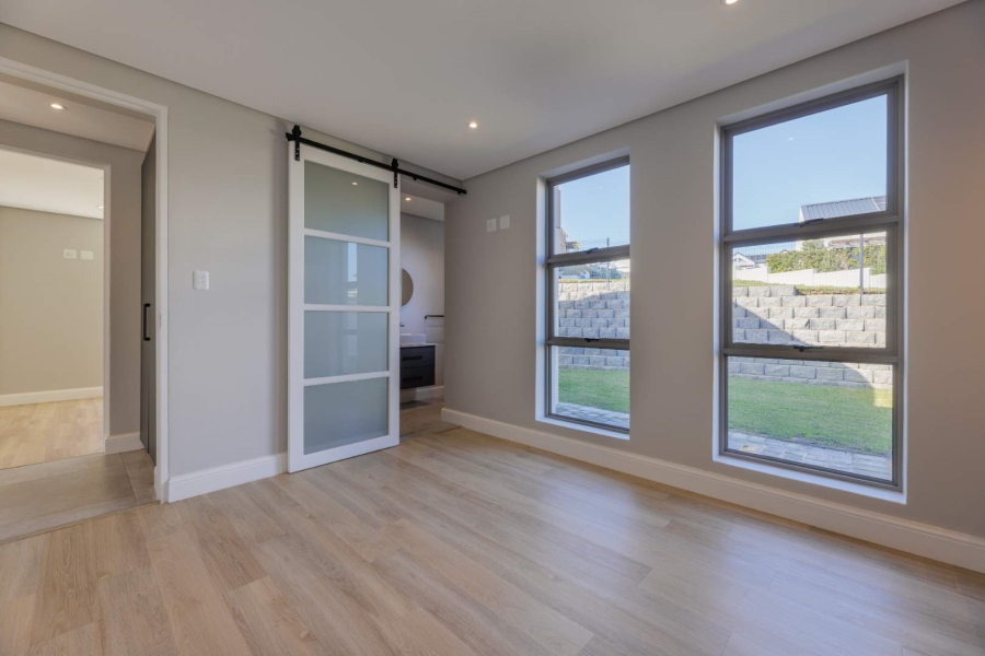 4 Bedroom Property for Sale in Kingswood Golf Estate Western Cape